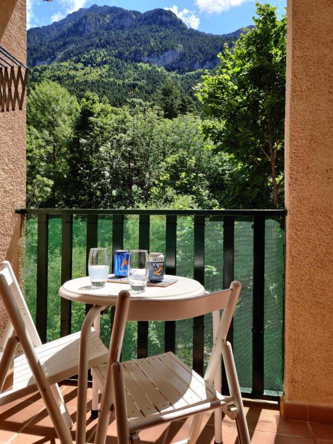 "Leo Pixel" Avairent Canfranc Estacion Apartment ภายนอก รูปภาพ