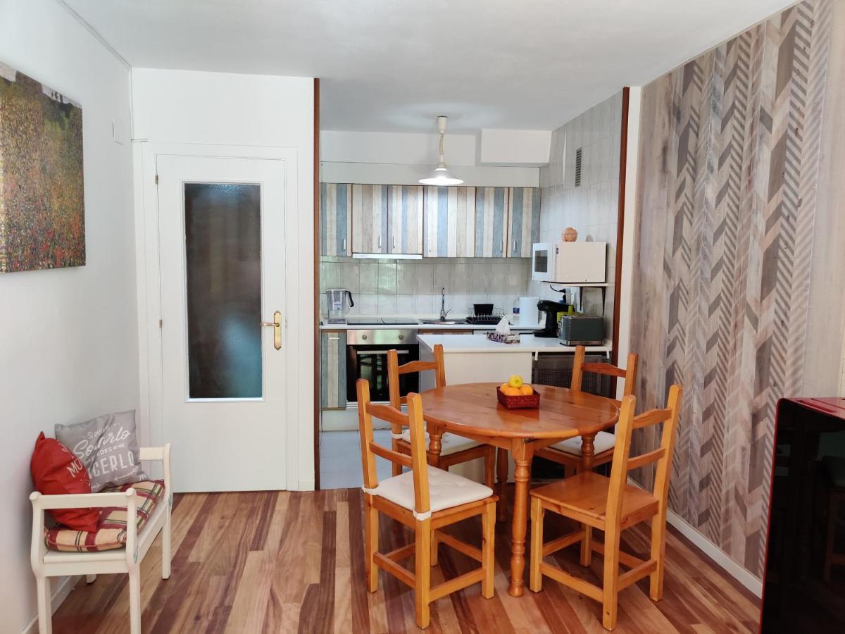 "Leo Pixel" Avairent Canfranc Estacion Apartment ภายนอก รูปภาพ