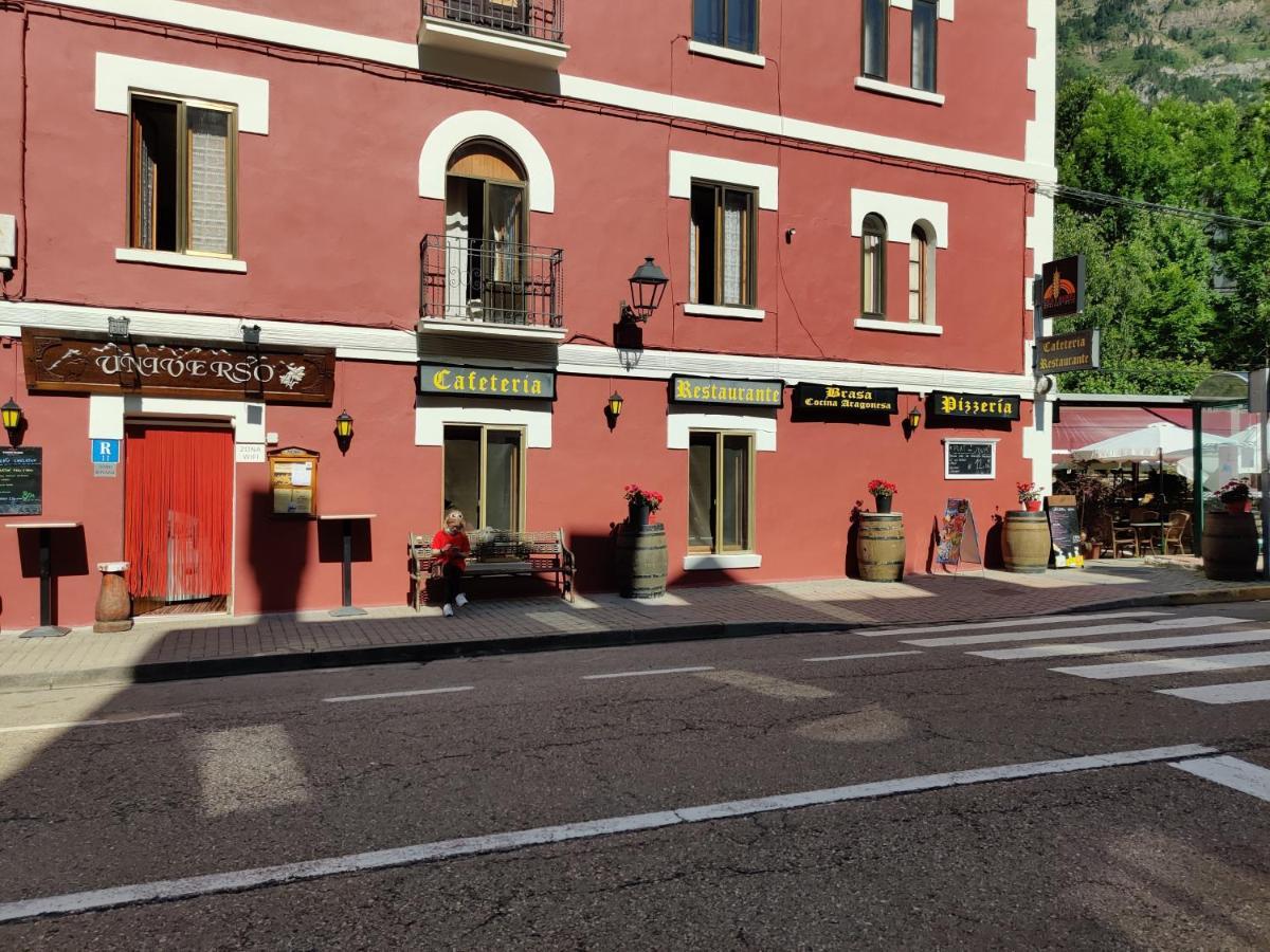 "Leo Pixel" Avairent Canfranc Estacion Apartment ภายนอก รูปภาพ
